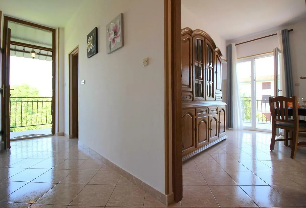 Apartment In Porec/Istrien 10031  ポレッチ